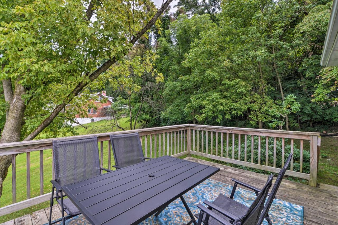 Enchanting Family House With Balcony Less Than 3 Mi To Wvu! Villa Morgantown Exterior photo